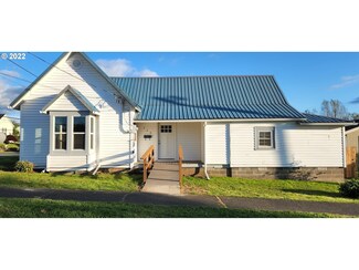 928 Cedar St, Myrtle Point, OR 97458