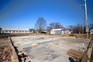 426/432 E South St, Mountain Grove, MO 65711