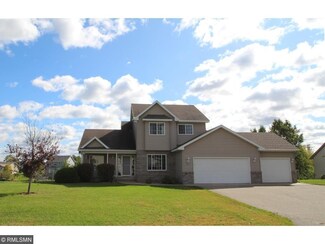 8023 Trappers Ridge Dr, Clear Lake, MN 55319