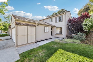 9 Moraine Ct, Hercules, CA 94547