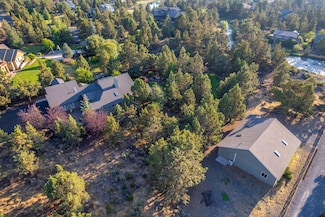63475 Overtree Rd, Bend, OR 97701