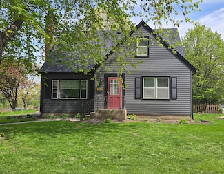 211 N 3rd St, Oregon, IL 61061