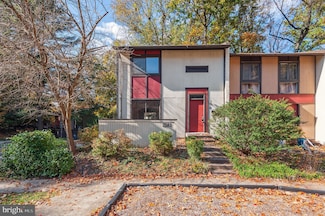 2281 Emerald Heights Ct, Reston, VA 20191