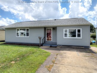 1425 Sattes Cir, Nitro, WV 25143