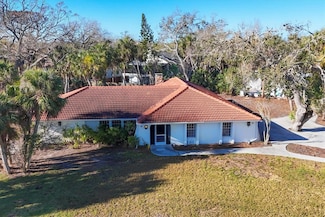 670 Venice Ln, Sarasota, FL 34242