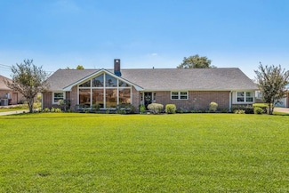 2115 Pin Oak Ct, Lake Charles, LA 70605
