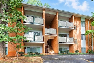 1800 Jefferson Park Ave Unit 120, Charlottesville, VA 22903