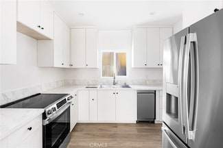 7044 White Oak Ave Unit A, Van Nuys, CA 91406