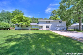 990 Victor Ave, Muskegon, MI 49445