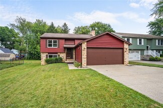 2361 Shirley Ann Dr, Cuyahoga Falls, OH 44221