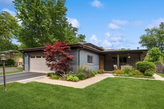 338 Wilshire Dr E, Wilmette, IL 60091