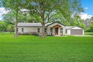 459 Live Oak Rd, Wharton, TX 77488