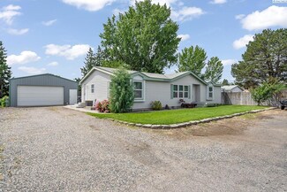 845 Grosscup Blvd, West Richland, WA 99353