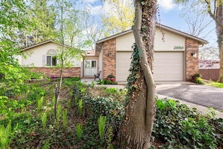 2850 Angelus Pines Dr, Waterford, MI 48329