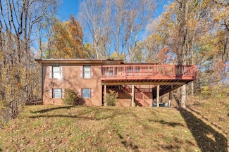 590 Rolling Hill Dr, Rocky Mount, VA 24151