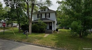 686 Lounsbury Ave, Pontiac, MI 48340