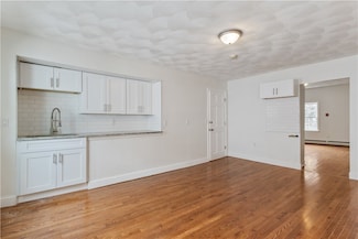 416 Admiral St Unit 2, Providence, RI 02908