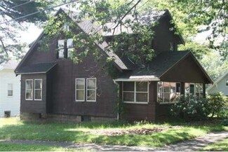 31 Lakeside St, Springfield, MA 01109