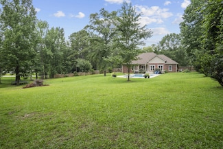 16 Winding Brook Dr, Sumrall, MS 39482