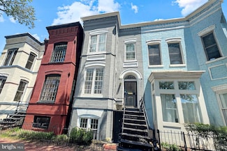 252 11th St SE, Washington, DC 20003