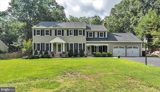 8 Stonehenge Dr, Medford, NJ 08055
