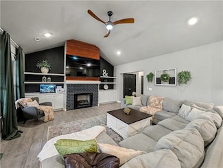 921 W Ashmore Landing Loop, Centerton, AR 72719