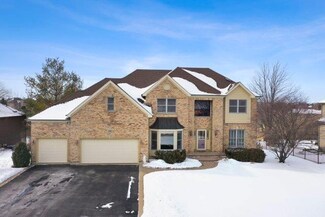 760 Foxglove Dr, Algonquin, IL 60102