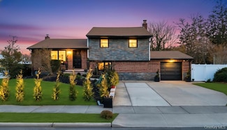 8 Barbara Ln, Jericho, NY 11753