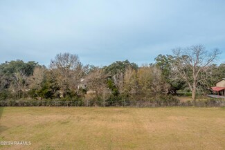 103 Reservoir Rd, Broussard, LA 70518