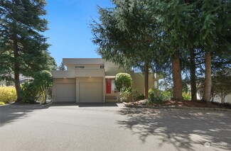 13527 SE 50th Place, Bellevue, WA 98006