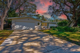 1320 Parkview Ln, Largo, FL 33770