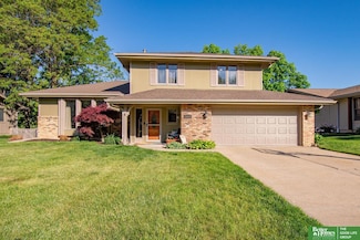 15692 Leavenworth St, Omaha, NE 68118