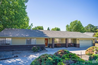 23061 Lakeview Dr, Tehachapi, CA 93561