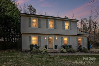 914 Jaywood Ln, Matthews, NC 28105