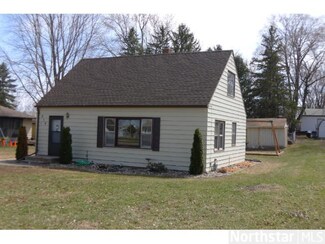 516 Division St E, Maple Lake, MN 55358
