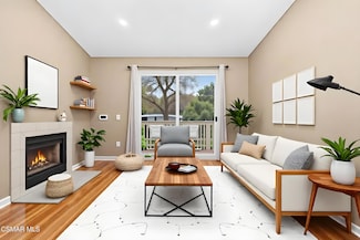 2414 Pleasant Way Unit B, Thousand Oaks, CA 91362