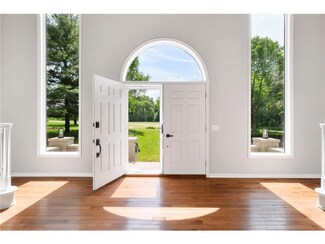 2680 Silver View Dr, Long Lake, MN 55356