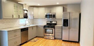 424 Central Ave, Johnston, RI 02919