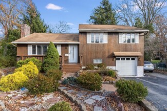 4 Woodland Ave, Butler, NJ 07405
