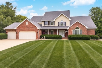 1907 Redbud Ln, Bloomington, IL 61704