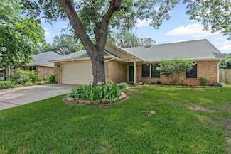 9013 Topperwind Ct, Fort Worth, TX 76134