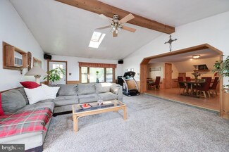 32 Miller Ave, Temple, PA 19560