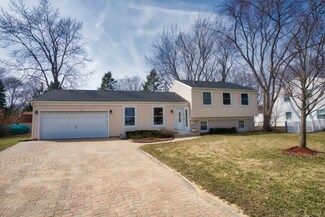 12 Bardsey Dr, Schaumburg, IL 60194