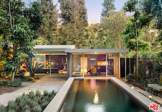 1143 Coldwater Canyon Dr, Beverly Hills, CA 90210