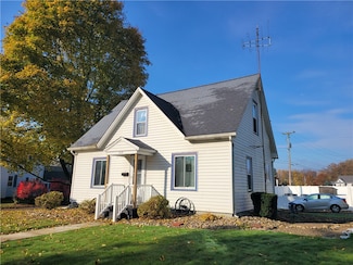 419 Greenwood Dr, Grove City, PA 16127