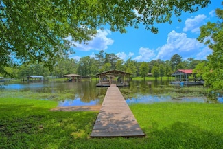260 Oakleaf Cir, Hemphill, TX 75948