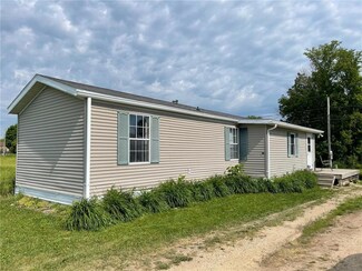 21135 Dutchmans Crossing Dr, Lewiston, MN 55952