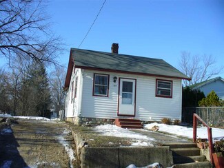 106 S Chatham St, Janesville, WI 53548