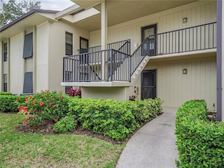 13 Plantation Dr Unit 201, Vero Beach, FL 32966