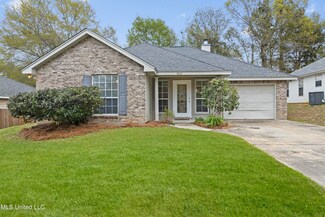 9832 Kaimuki Ct, Diamondhead, MS 39525